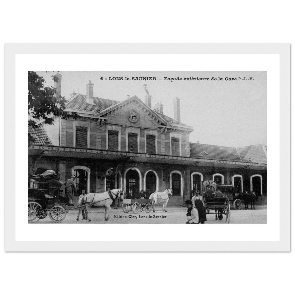 Lons-le-Saunier - Facade extérieure de la Gare