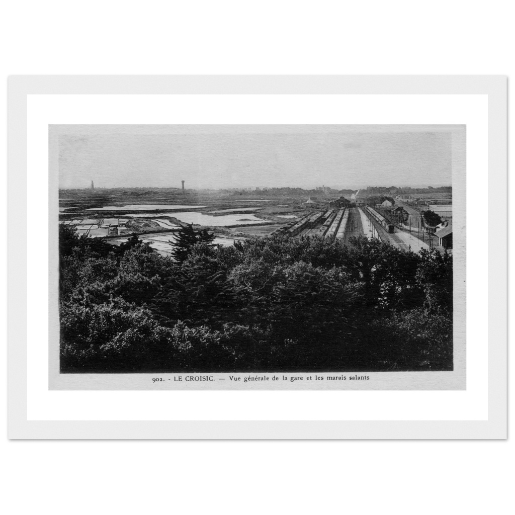 Le Croisic - Vue generale de la gare et des Marais salants