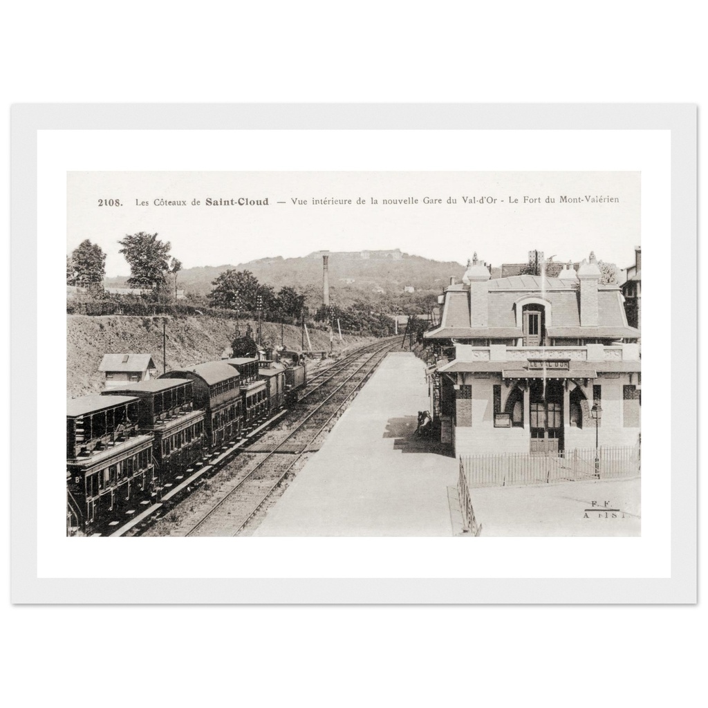Saint-Cloud : les coteaux de St Cloud - le Mont Valerien et vue interieur de la nouvelle gare du val d'or