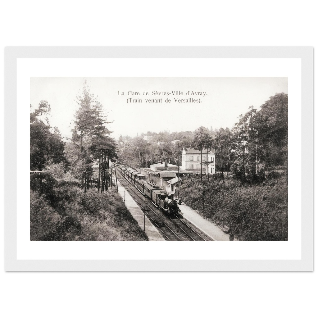 La gare de Sevres-Ville D'Avray. Train de venant de Versailles