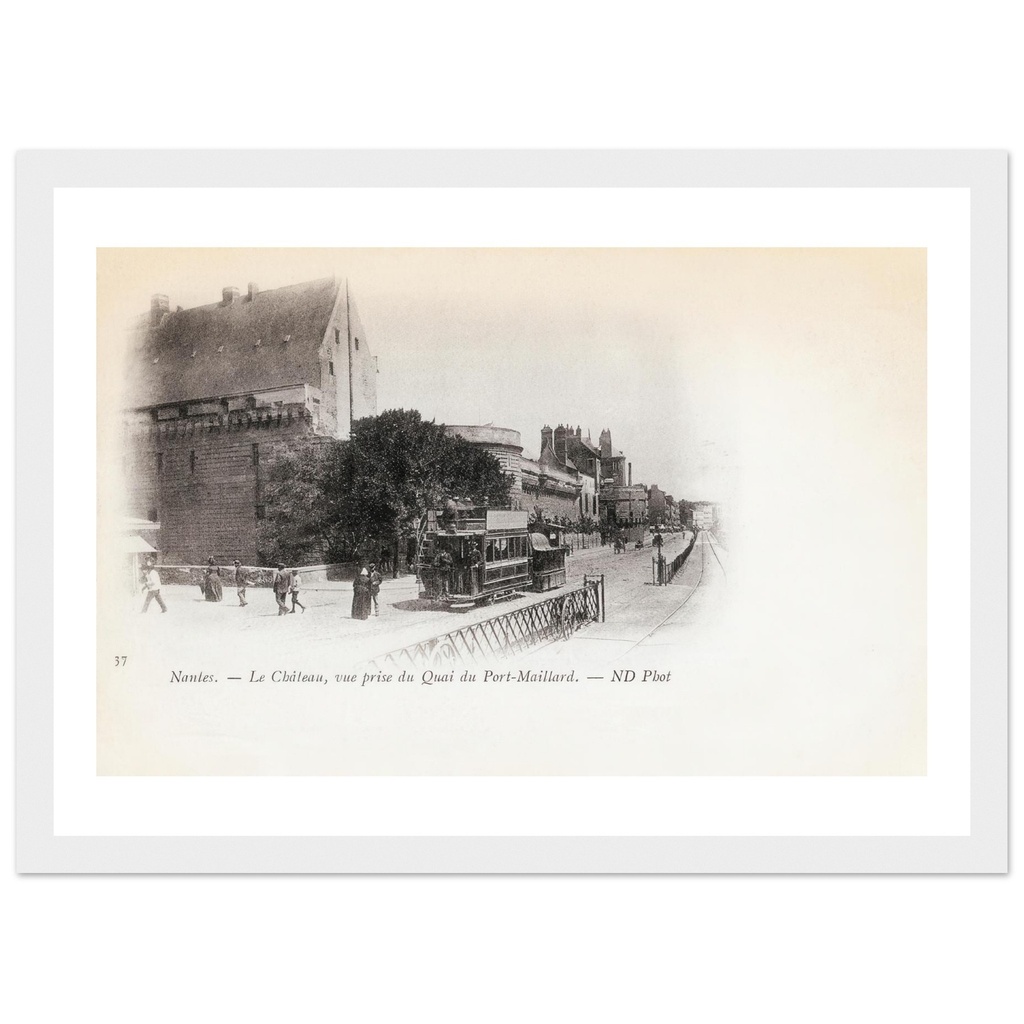 Nantes - Le Chateau - Vue prise du quai du port Maillard