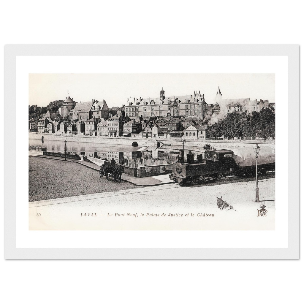Laval - Le Pont neuf, Le palais de Justice