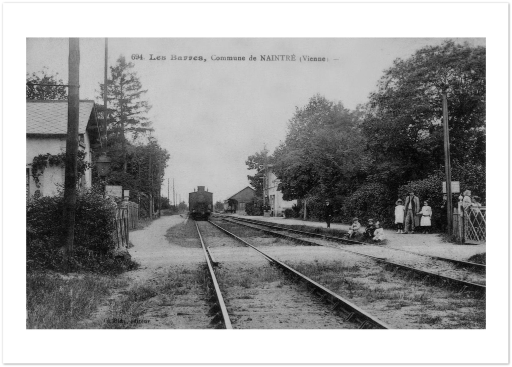 Les Barres - Commune de Naintre - La Gare