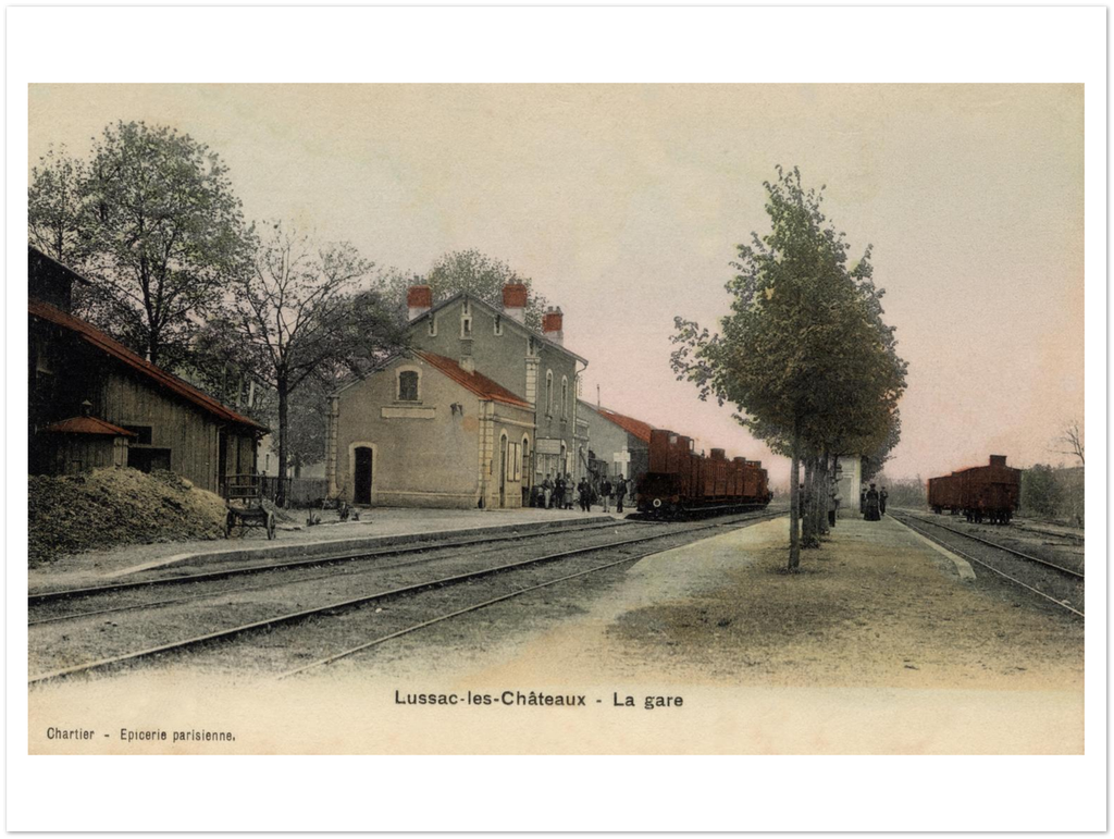 Lussac-les-Châteaux - La gare