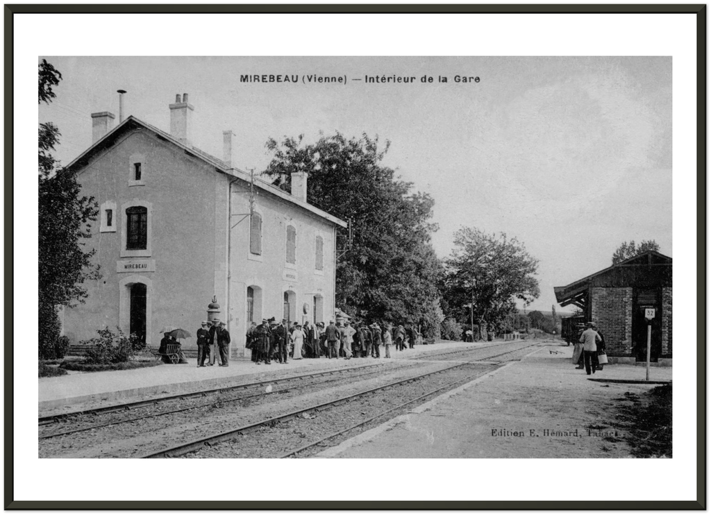 Mirebeau - Intérieur de la gare