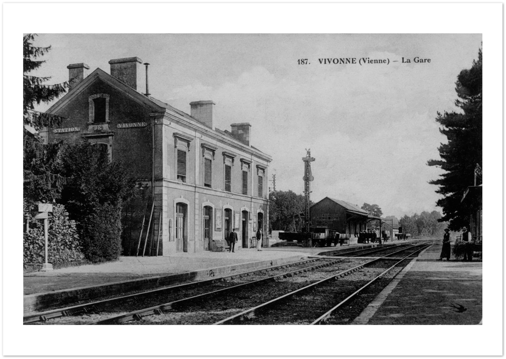 Vivonne - La Gare