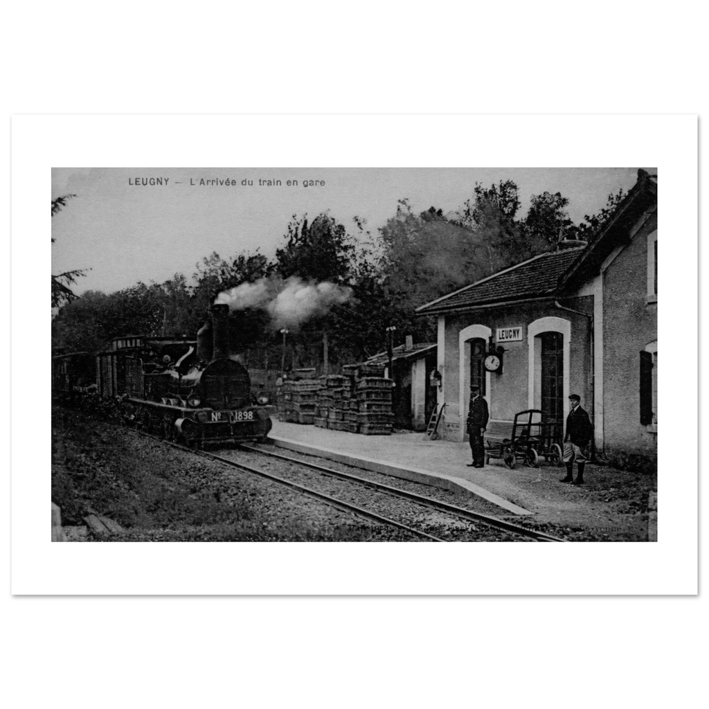 Leugny - Arrivée du train en Gare