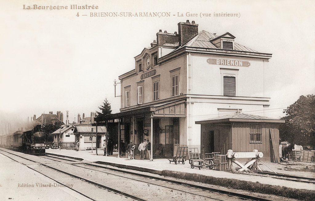 Brienon-sur-Armancon - La Gare vue interieure