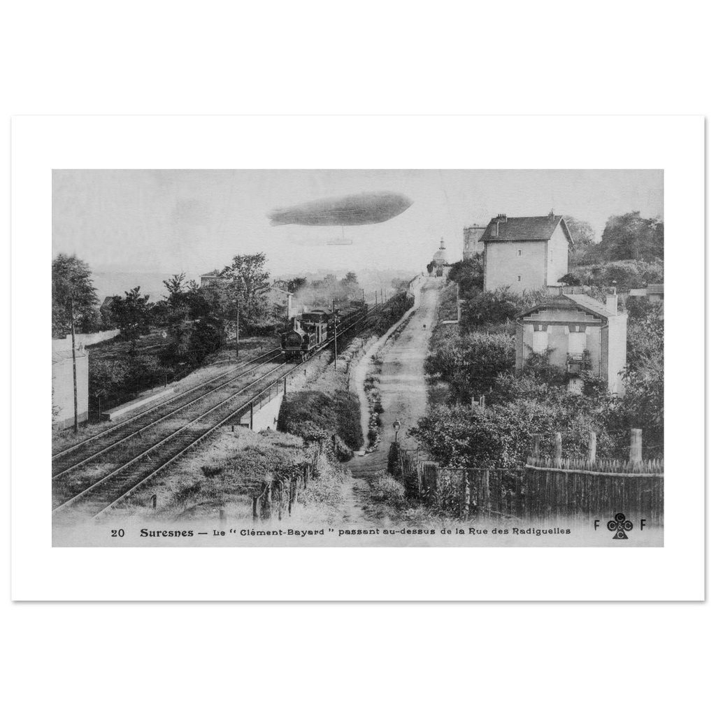 Suresnes - Le Clement Bayard passant au dessus de la rue des Rodiguelles