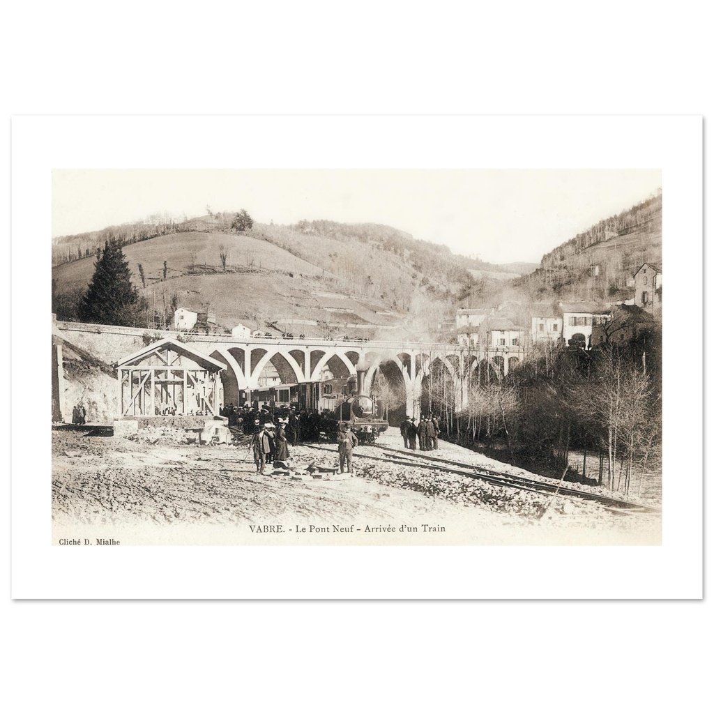 Vabre - Le Pont Neuf - Arrivee d'un train