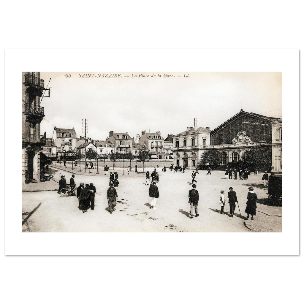 Saint Nazaire - La place de la Gare