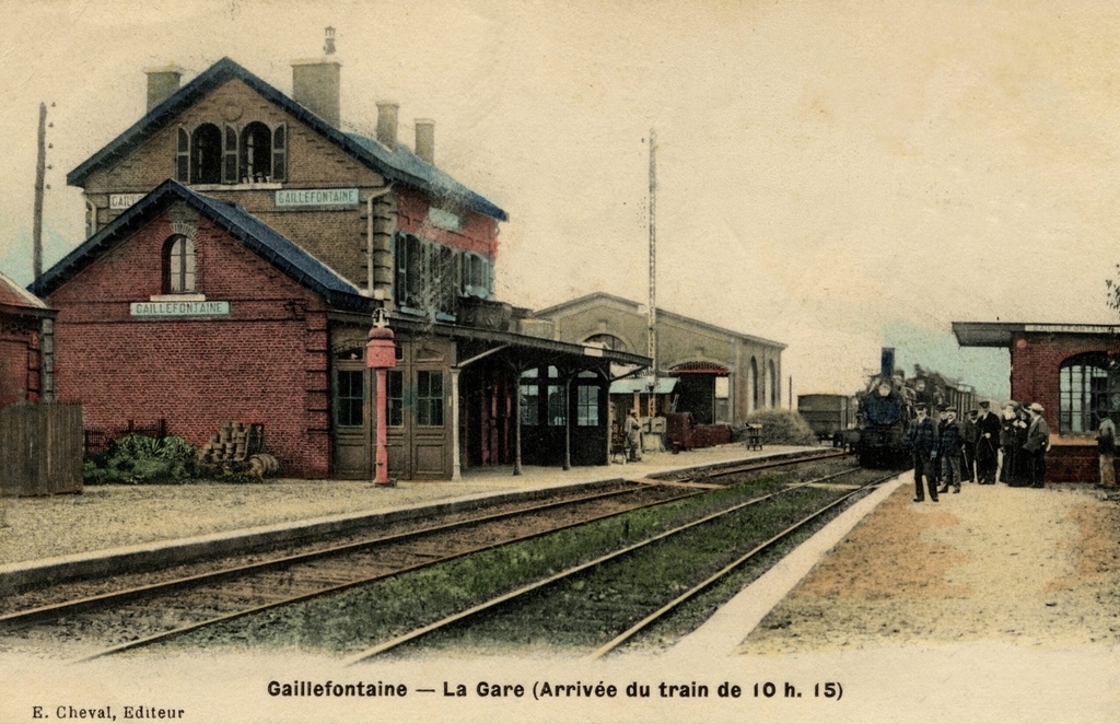 Gaillefontaine - La Gare (Arrivee du train de 10 h 15)