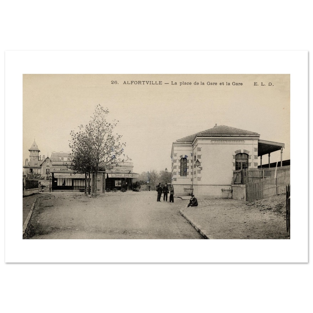 Alfortville - La place de la Gare et la Gare