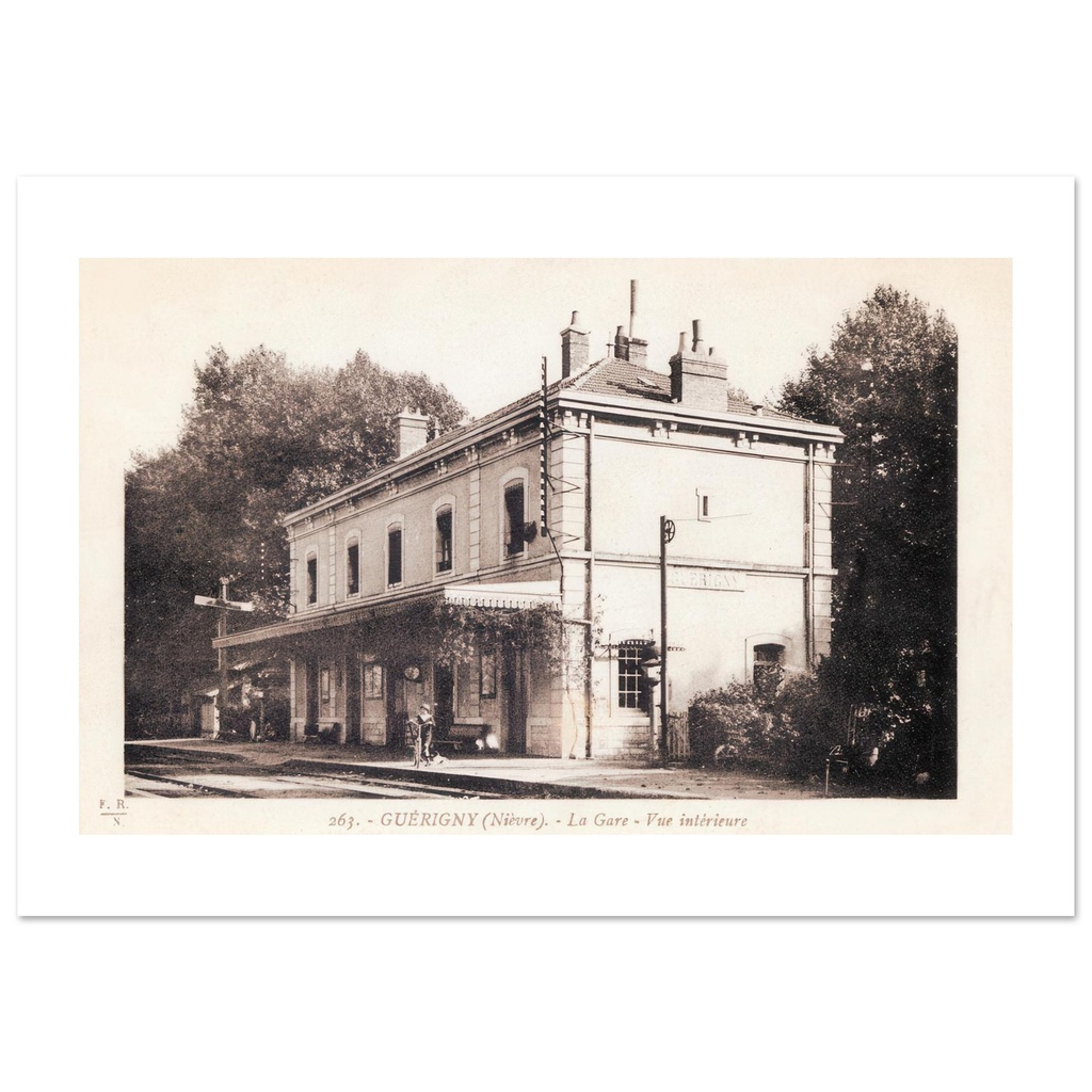 Guerigny - La gare, vue interieure