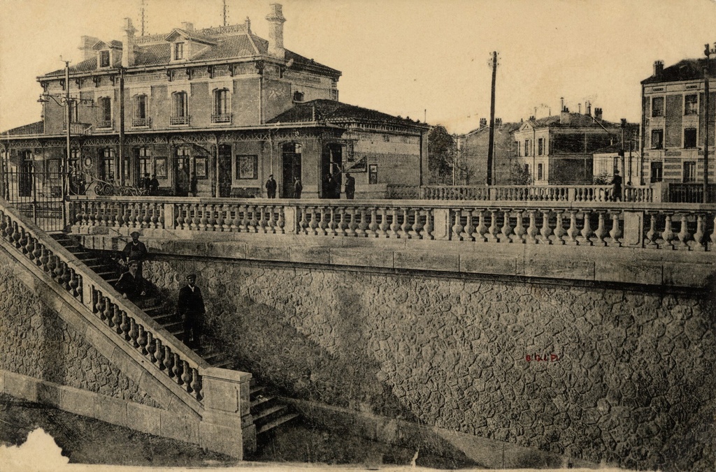 Vitry - La Gare, la sortie