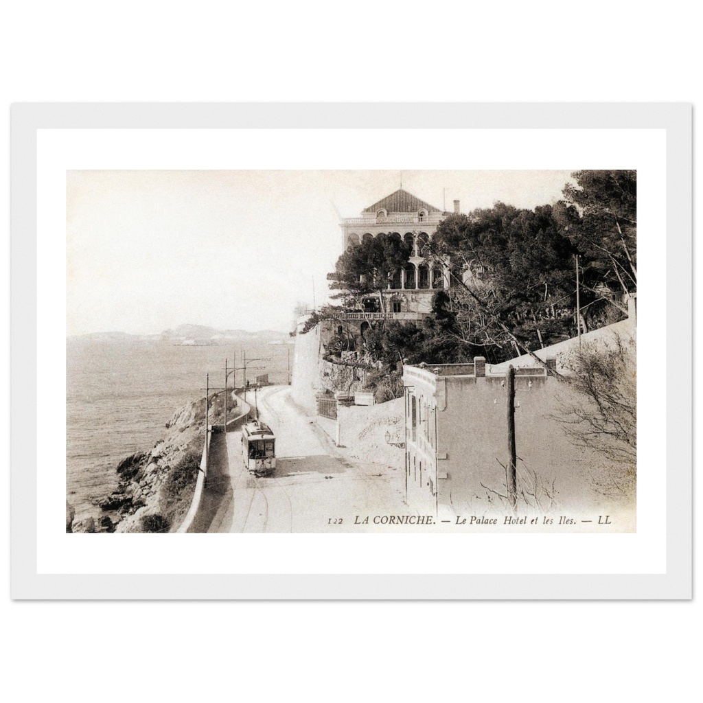 Marseille - La Corniche - Le palace hotel et les iles