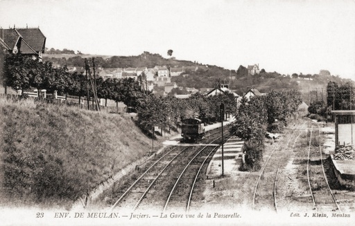 Env. de Meulan - Juziers - La gare vue de la passerelle