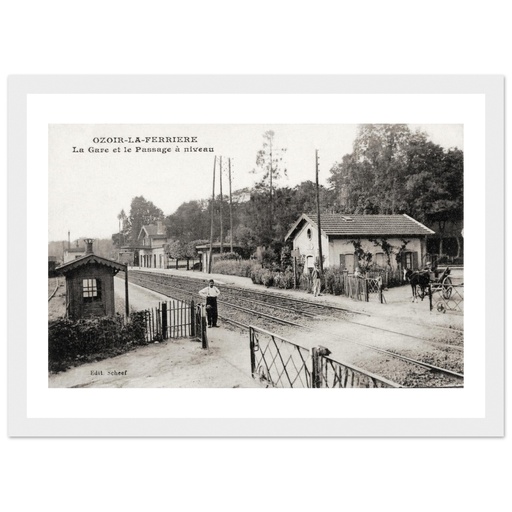 Ozoir-la-Ferrière - La Gare et le Passage à niveau