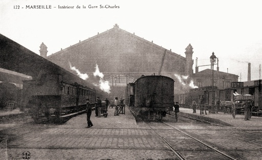 Marseille - Interieur de la gare de St Charles