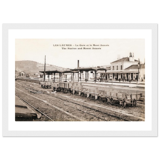 Les Laumes - La gare et Le mont Auxois