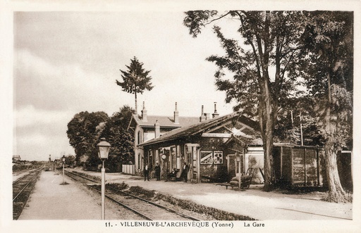 Villeneuve-L'Archevêque - La Gare