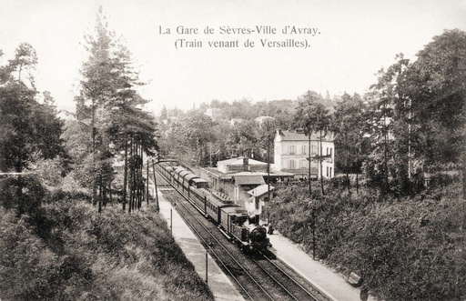 La gare de Sèvres, Ville-d'Avray, train venant de Versailles
