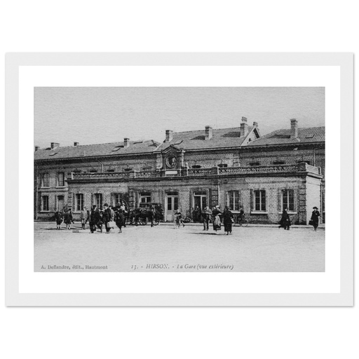 HIRSON - La gare (vue exterieure)