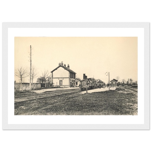 Beuzeville(Eure) La Gare L'arrivée d'un train