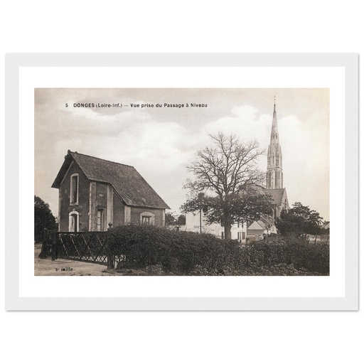 Donges - Vue prise du passage a niveau