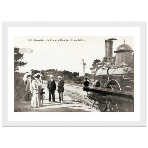 Gironde - La Gare et le Phare de la Pointe de Grave