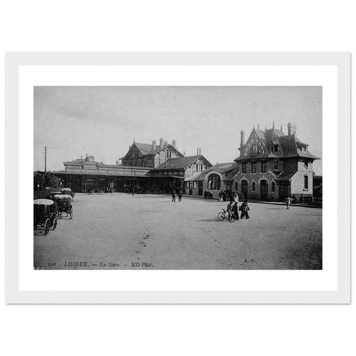 Lisieux - Cour de la gare