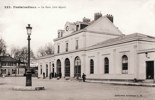 Fontainebleau -La Gare, cote depart