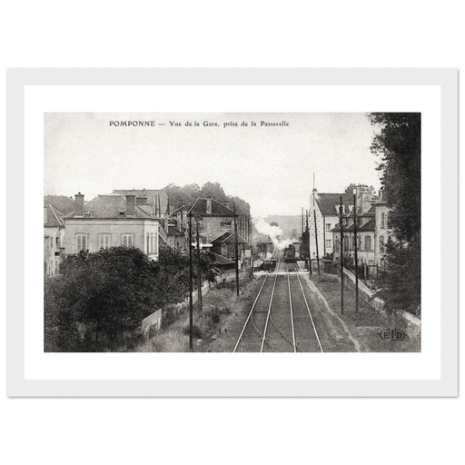 Pomponne - Vue de la Gare, prise de la Passerelle