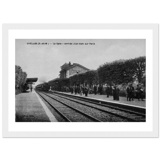 Chelles - La Gare - Arrivée d un train sur Paris