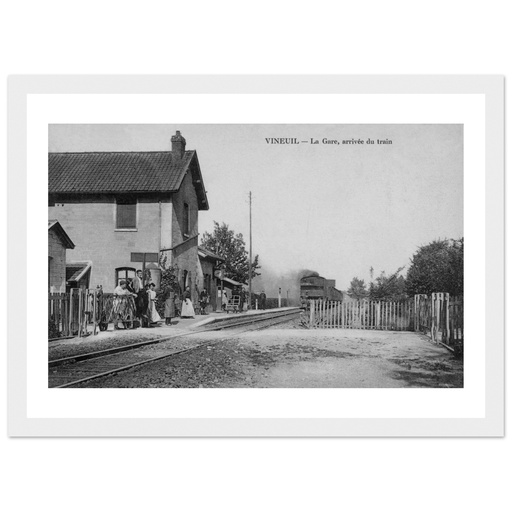 Vineuil - La Gare, arrivée du train