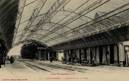 Lannemezan - Intérieur de la gare