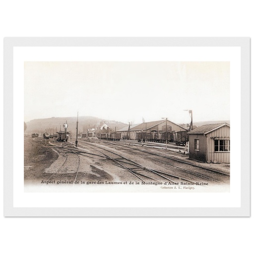 Aspect generale de la gare de Laumes et de la montagne d'Alise-Sainte-Reine