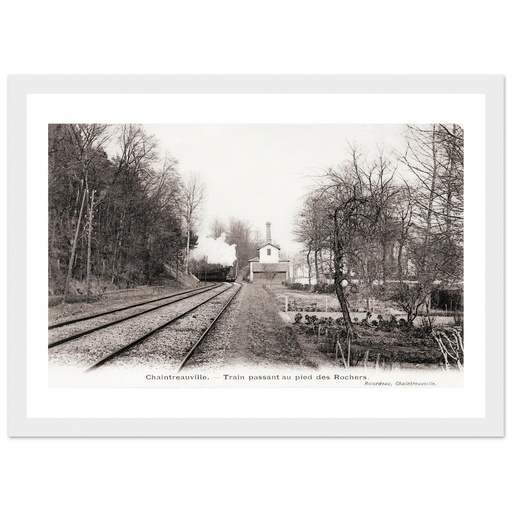 Chaintreville -Train passant au pied des rochers