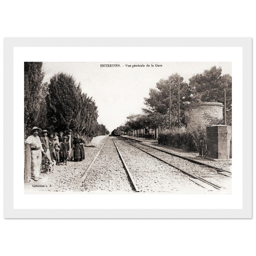Entressen - Vue generale de la Gare