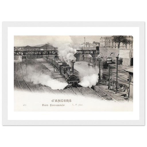 Angers, carte souvenir - La Gare, Train en Marche