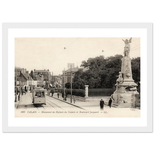 Calais-monument des enfants du Calaisis et boulevard Jacquard