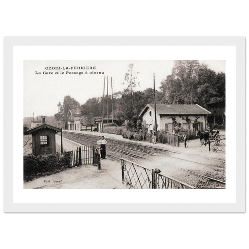 Ozoir-la-Ferriere - La Gare et le Passage a Niveau