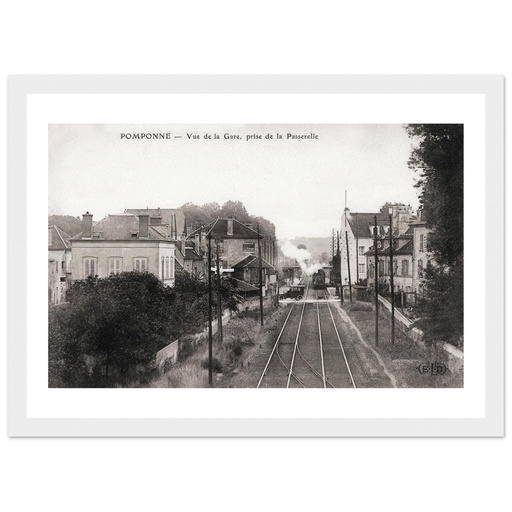 Pomponne -Vue de la Gare prise de la Passerelle