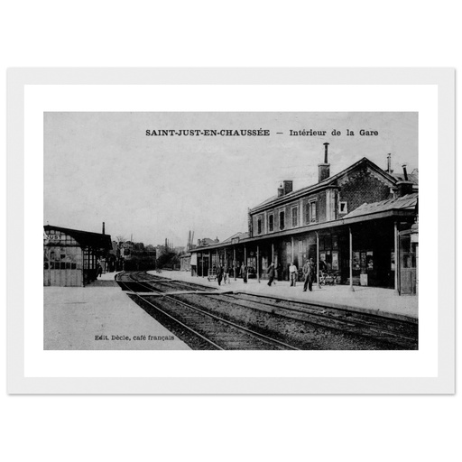 Saint-Just-en-Chaussée - La Gare vue extérieure
