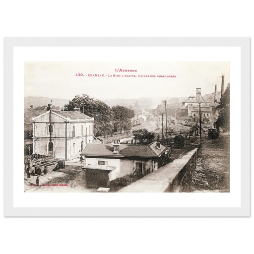 Cransac - La Gare a droite, usines des agglomérés