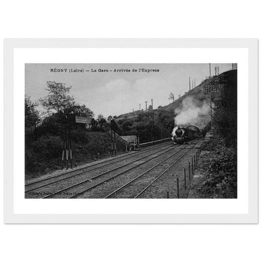 Regny - Loire - La gare - Arrivee de l'Express
