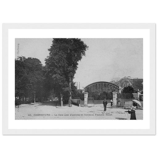 Cherbourg - La gare côté arrivée et l'avenue François Millet