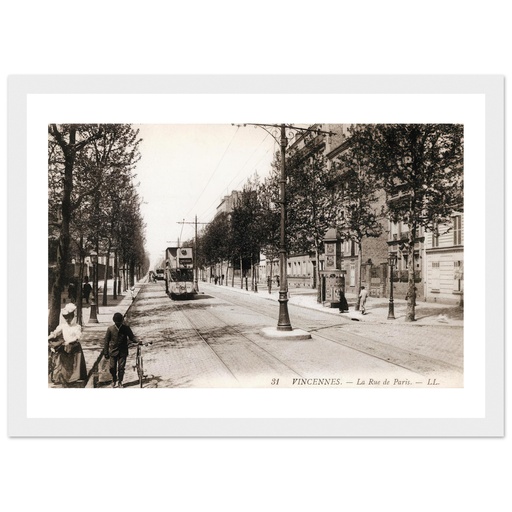Vincennes - La Rue de Paris