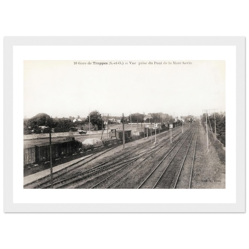 gare de Trappe - Vue prise du pont de la Mare Savin Yvelines - Ile de France - France