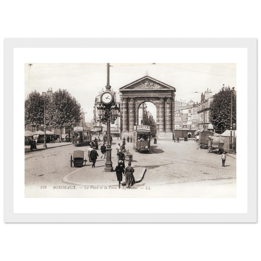 Bordeaux - La Place et la Porte d'Aquitaine